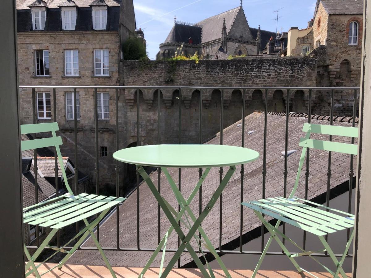 Au Coeur De Vannes - Vue Sur Les Remparts - 2 Ch Esterno foto