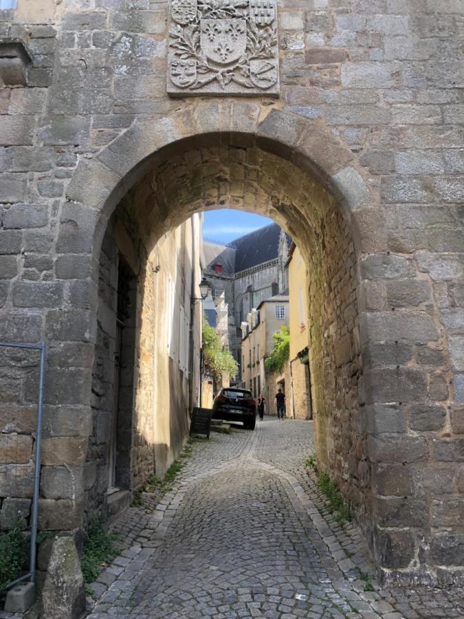 Au Coeur De Vannes - Vue Sur Les Remparts - 2 Ch Esterno foto